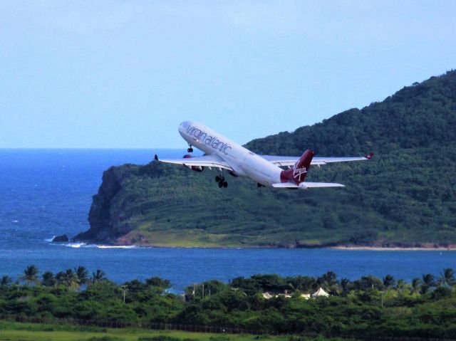 Airbus A330-300 (G-VGEM)