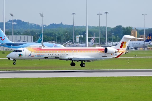 Bombardier CRJ-1000 (EC-JTU)