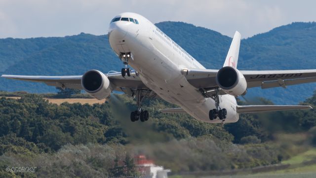 BOEING 737-300 (JA8399) - Boeing 767-346br /September.27.2015 Hakodate Airport [HKD/RJCH] JAPAN