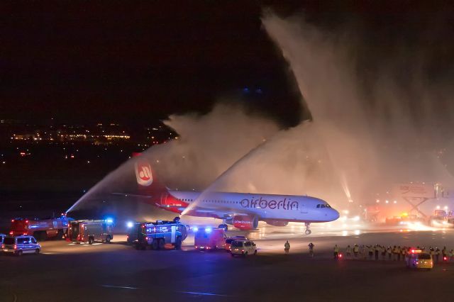 Airbus A320 (D-ABNW) - Farewell of Air Berlin at Airport TXLbr /#BER4evr