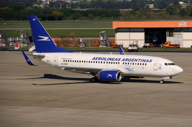 Boeing 737-700 (LV-CBF)