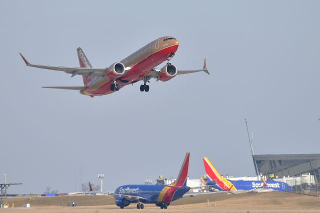Boeing 737 MAX 8 (N871HK) - 23R 02-23-25