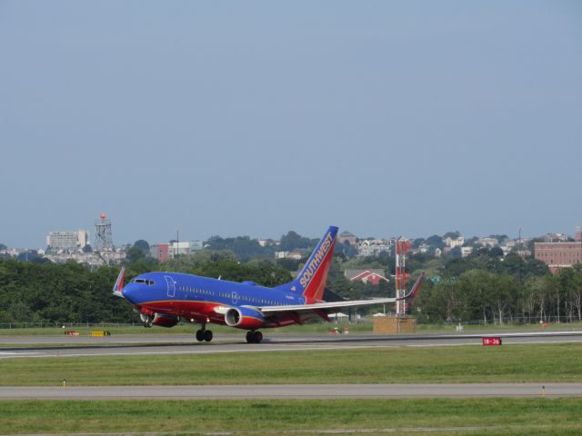 Boeing 737-700 (N211WN) - Free Bags Fly Here livery 