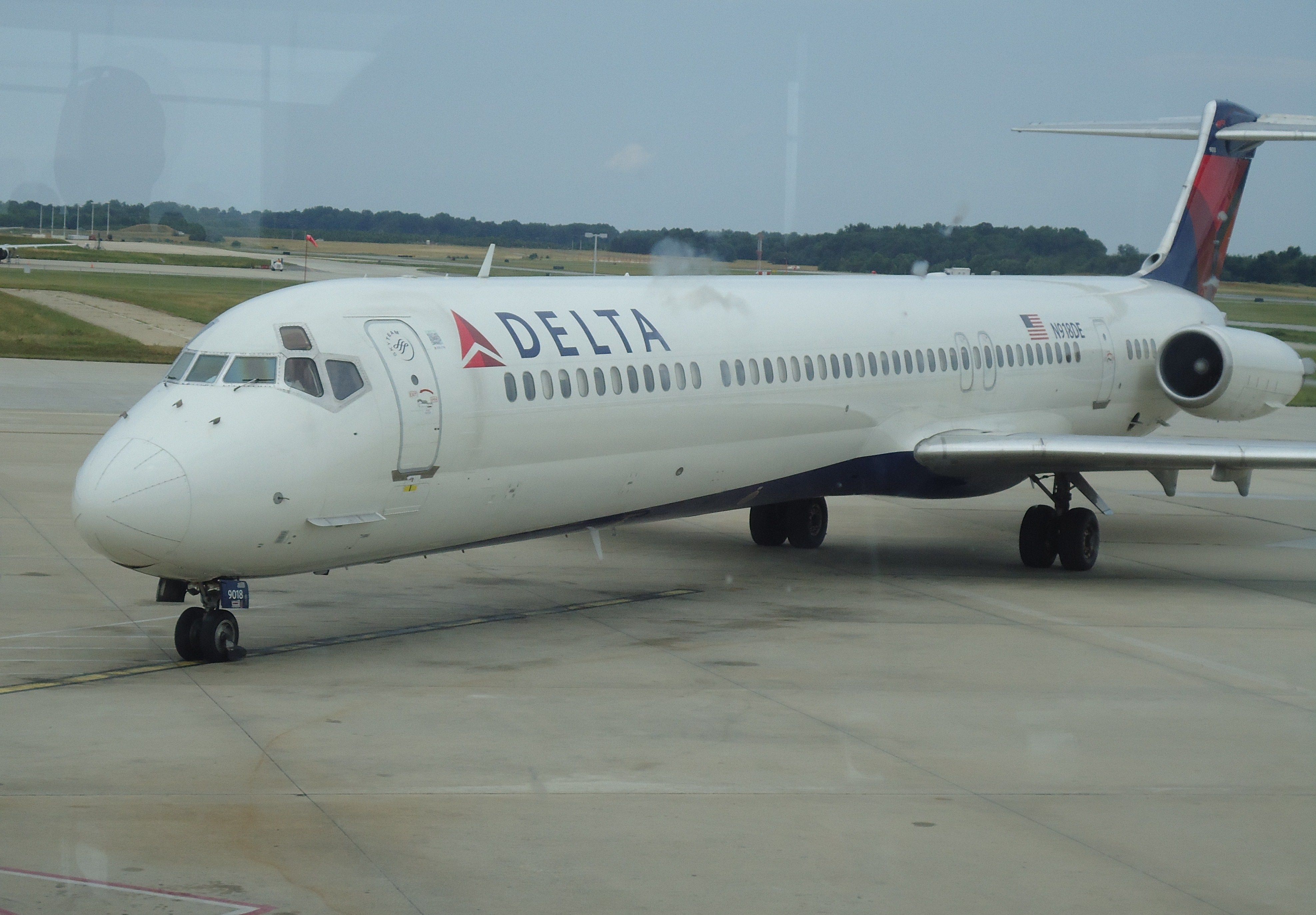 McDonnell Douglas MD-88 (N918DE) - My plane back to ATL