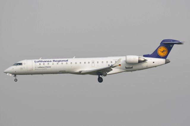 Canadair Regional Jet CRJ-700 (D-ACPR)