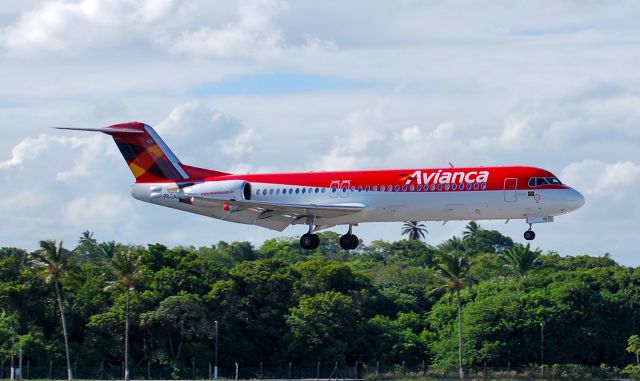 Fokker 100 (PR-OAD)