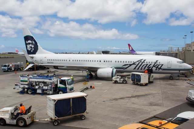 Boeing 737-900 (N457AS)