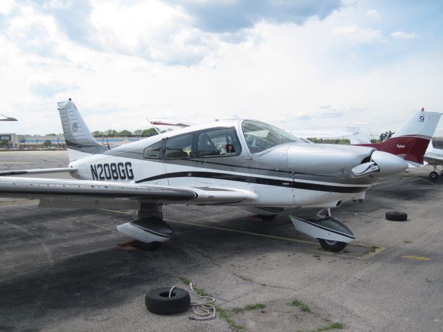 Piper Cherokee (N208GG) - AOPA Get Your Glass 2008 prized Archer II. Nassau Flyers.