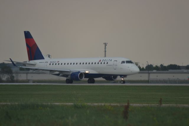 Embraer 170/175 (N633CZ) - 6-10-2012