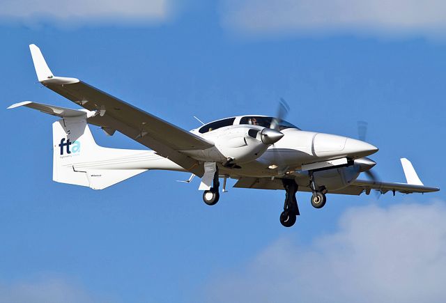 Diamond Twin Star (VH-YBR) - FLIGHT TRAINING ADELAIDE - DIAMOND DA-42 TWIN STAR - REG VH-YBR (CN 42.202) - PARAFIELD AIRPORT ADELAIDE SA. AUSTRALIA - YPPF 23/6/2016