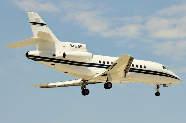 Dassault Falcon 10 (N117SF) - Landing on 4R Chicago Midway, July 2014.