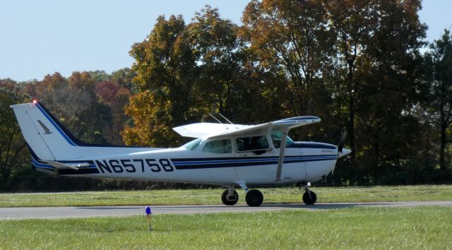 Cessna Skyhawk (N65758) - Taxiing for departure is this 1982 Cessna Skyhawk 182P in the Autumn of 2020.