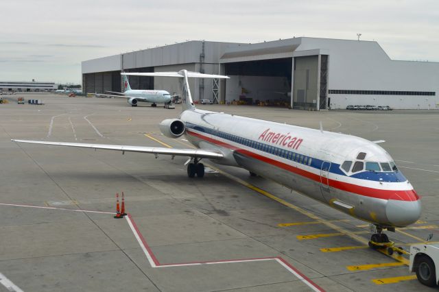 McDonnell Douglas MD-83 (N984TW) - American Airlines McDonnell Douglas MD-83 N984TW in Toronto 