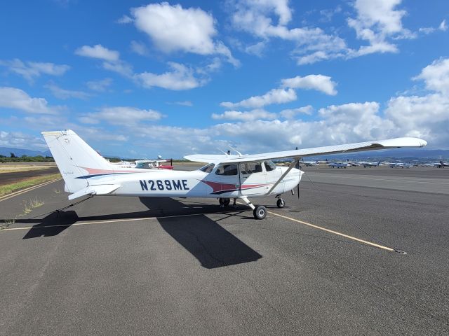 Cessna Skyhawk (N269ME) - My rental for the day. Took a counterclockwise around O'ahu.