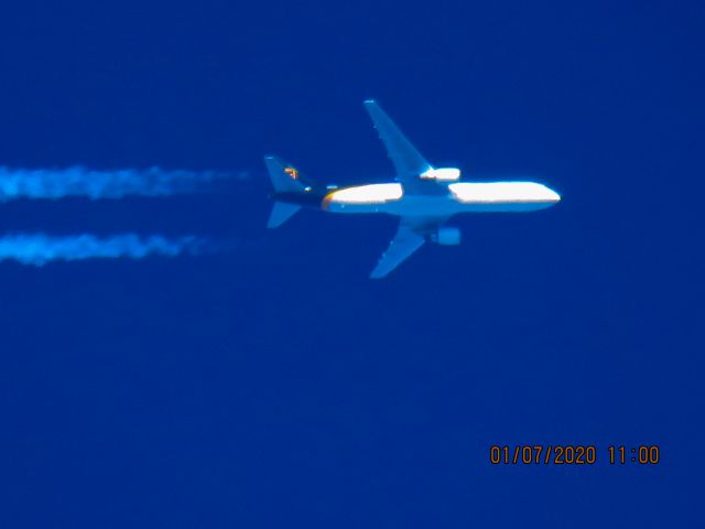BOEING 767-300 (N365UP)