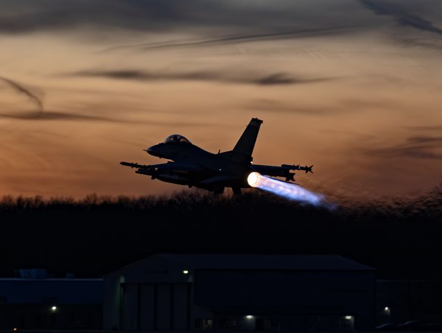 Lockheed F-16 Fighting Falcon (89-2051) - One of the stingers from the 180th fighter wing, an F-16 fighting falcons departing just after a colorful February Ohio sunset on Valentine’s Day 2024.