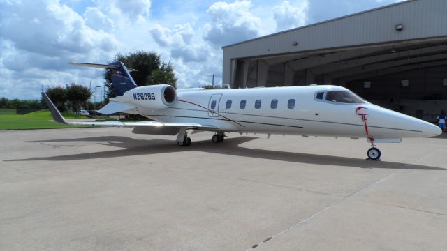 Learjet 60 (N260BS)