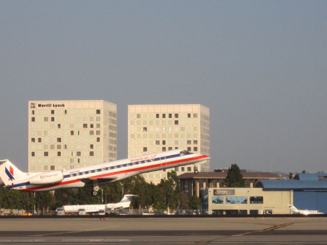 Embraer ERJ-135 (N817AE) - Taking off from RWY 19R