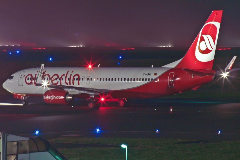 Boeing 737-800 (D-ABKI)