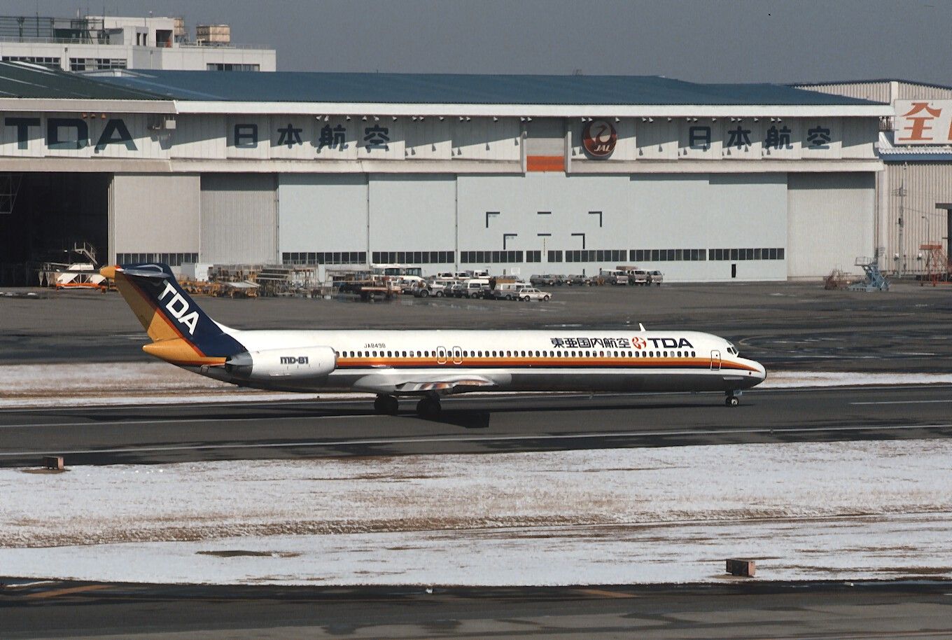 McDonnell Douglas MD-81 (JA8496) - Departure at Tokyo-Haneda Intl Airport Rwy04 on 1987/03/08