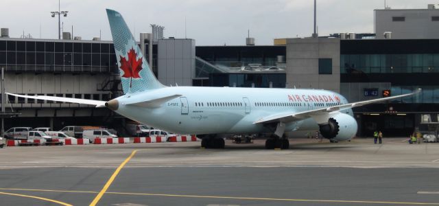 Boeing 787-8 (C-FGFZ)