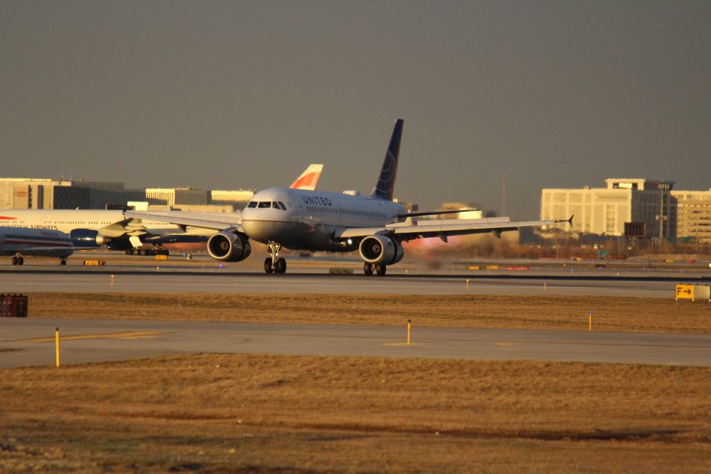 Airbus A319 (N851UA)