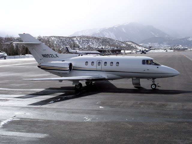 Hawker 800 (N852LX)