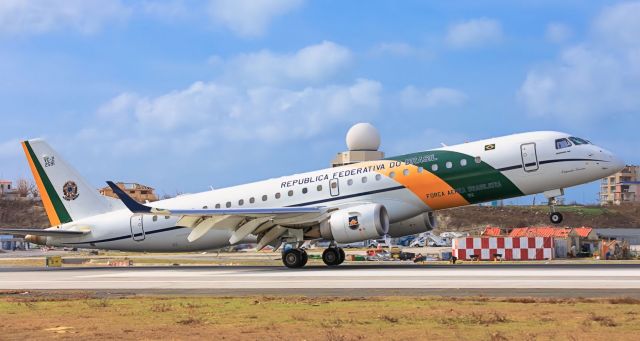 FAB2591 — - Brazilian airforce 2591 landing at TNCM St Maarten