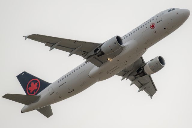 Airbus A320 (C-FCUG)