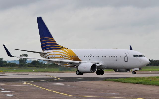 Boeing 737-700 (A6-RJZ) - royaj jet b737-7z5 bbj  a6-rjz taxiing for dep from shannon 15/7/16.