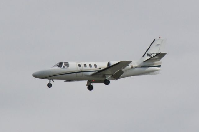 Cessna 500 Citation 1 (N810RJ) - N810RJ on approach to Runway 32 at Sarasota-Bradenton International Airport following a flight from Charlotte County Airport