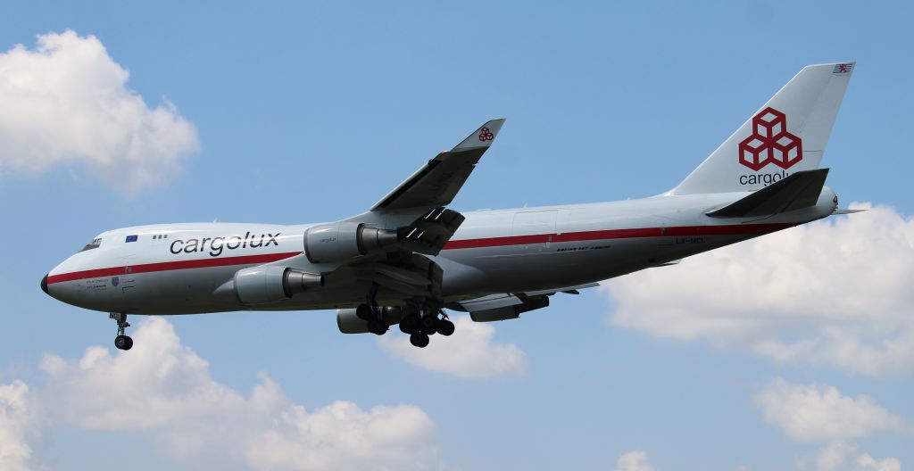 Boeing 747-400 (LX-NCL) - A Cargolux Boeing 7474-ERF "The City of Ettelbruck" on final to 18L at Carl T. Jones Field, Huntsville International Airport, AL - around noon, August 23, 2021.