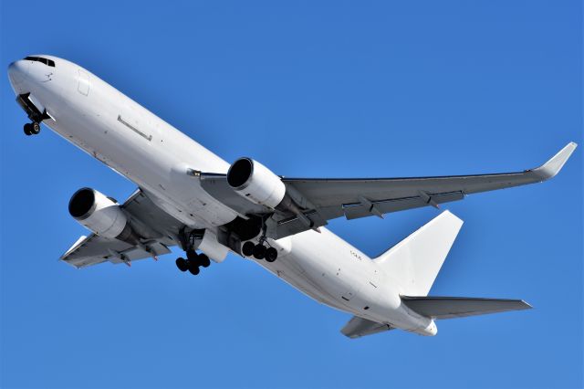 BOEING 767-300 (C-GAJG) - Cargojet Airways Boeing 767-323(ER) departing YYC on Mar 4.