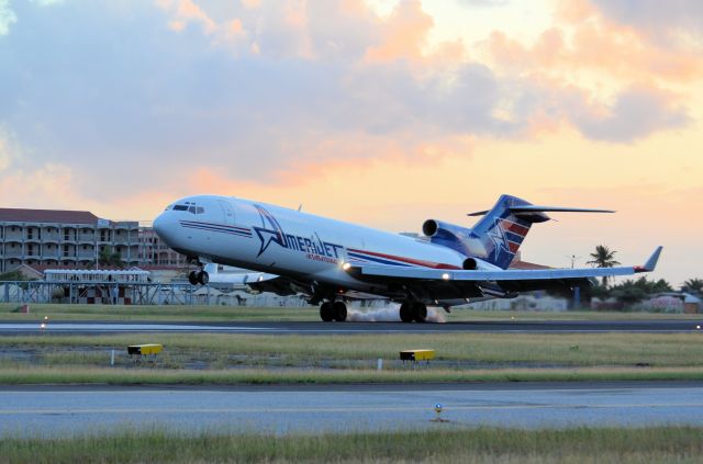 Boeing 727-100 (N495AJ) - AmeriJet landing at PJIAE...