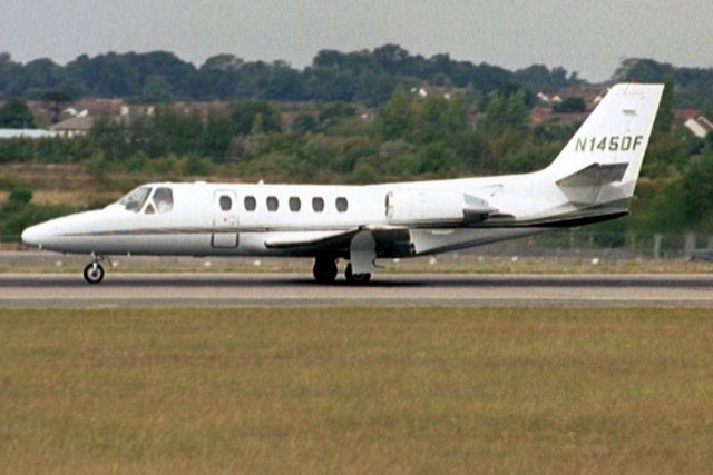 Cessna Citation II (N145DF) - Departing rwy 26 on 15-Sep-03.  Reregistered N627X 26-Sep-09 then N614JK 1-Sep-13.