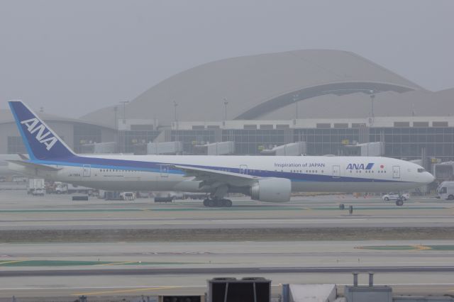 BOEING 777-300ER (JA798A)