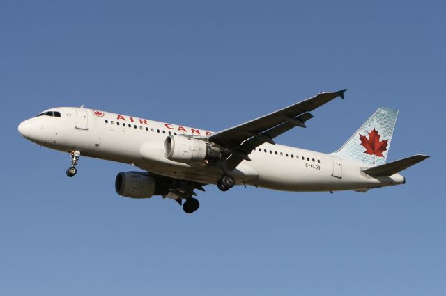 Airbus A320 (C-FLSS) - August 17, 2007 - arrived Toronto