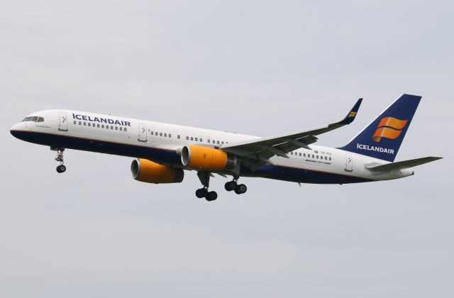 Boeing 757-200 (TF-FII)