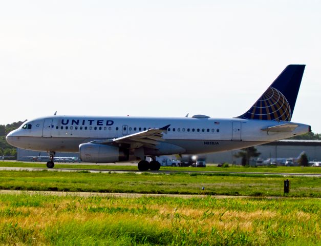 Airbus A319 (N851UA)