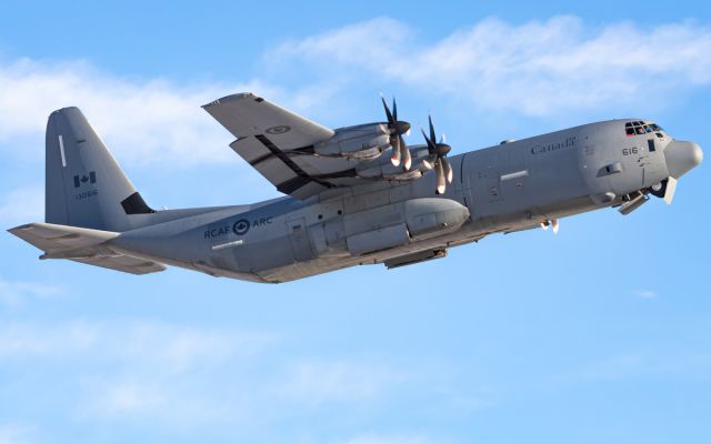 Lockheed C-130 Hercules (13-0616)