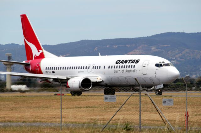BOEING 737-400 (VH-TJJ) - QANTAS - BOEING 737-476 - VH-TJJ (CN 24435/1959) - ADELAIDE INTERNATIONAL SA. AUSTRALIA - YPAD (10/11/2012) PHOTOGRAPH TAKEN WITH A CANON 550D AND A CANON 300MM LENSE.