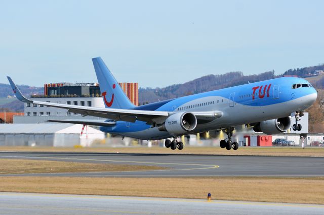 BOEING 767-300 (G-OBYH)