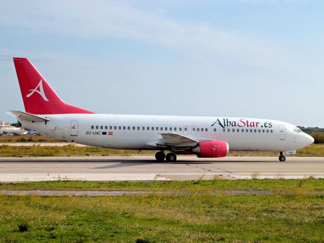 BOEING 737-400 (EC-LNC)