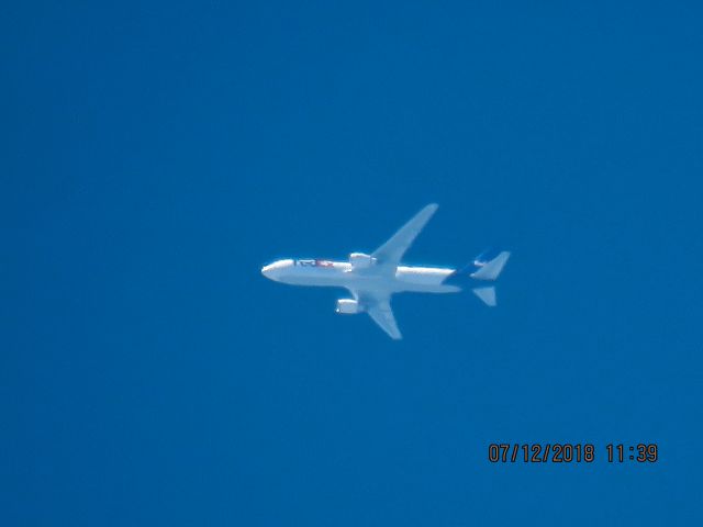 BOEING 767-300 (N152FE)