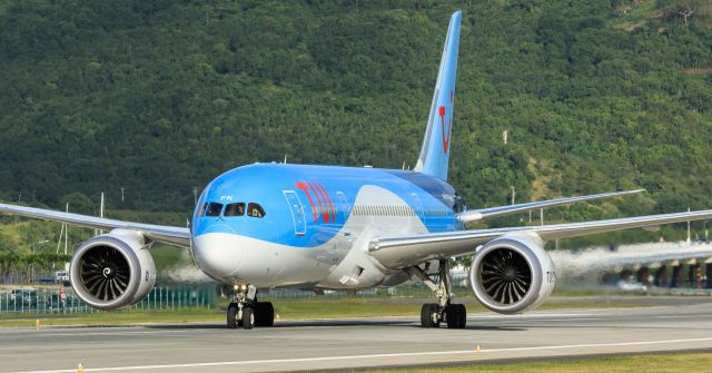 Boeing 787-8 (PH-TFK) - Arke fly/TUI airlines back tracking the active at TNCM St Maarten.