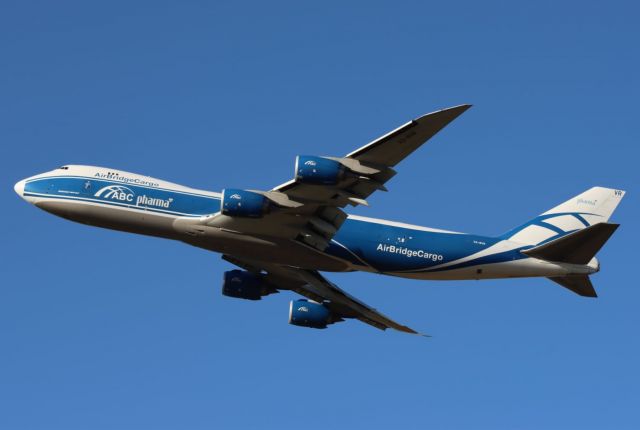 BOEING 747-8 (VQ-BVR) - runway 27 departure