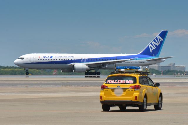 BOEING 767-300 (JA60A)
