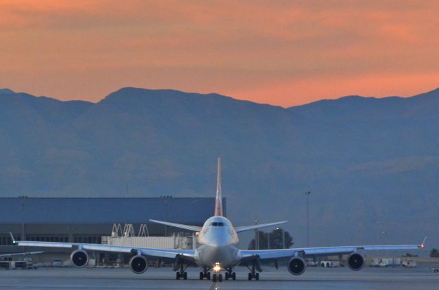 Boeing 747-400 —