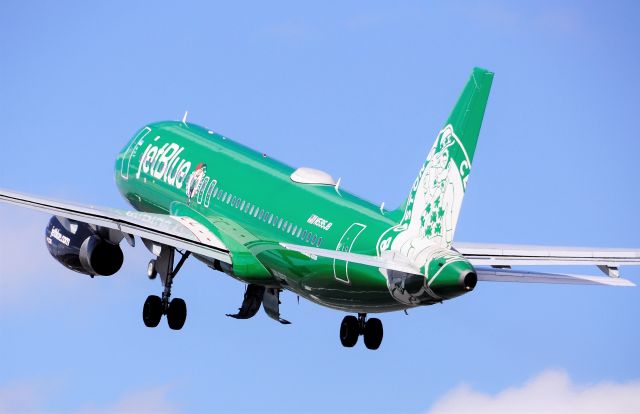 Airbus A320 (N595JB) - Boston Celtics - Lucky Blue