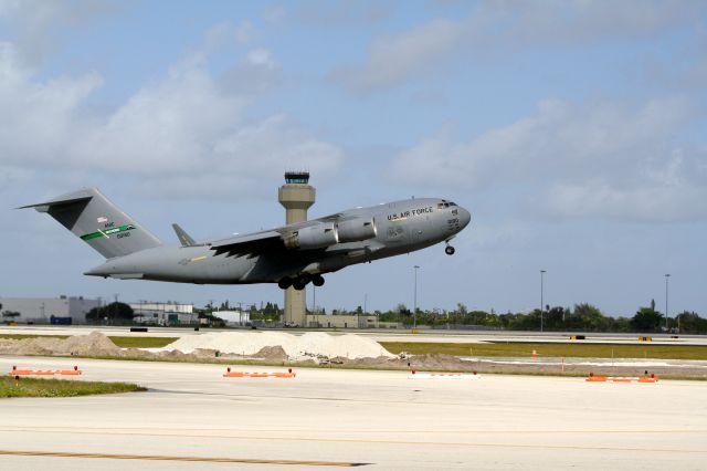 Boeing Globemaster III (N00180)